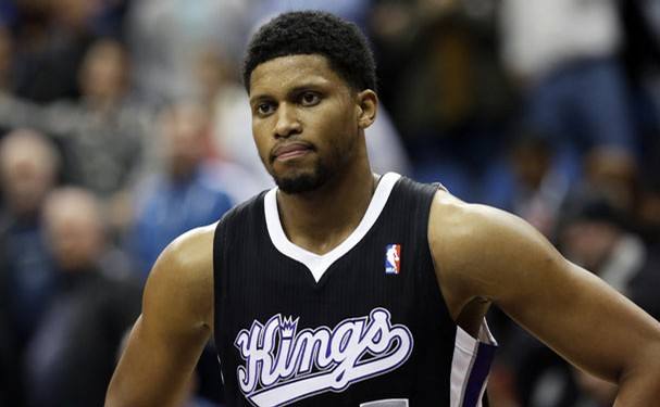 媒体人：杨瀚森28号开启邀请的各支球队单独试训 行程有保密要求