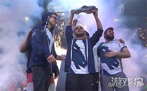 进竞争的同 进竞争的同