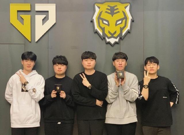 扑克中的数学误区（扑克数学的误读与陷阱）